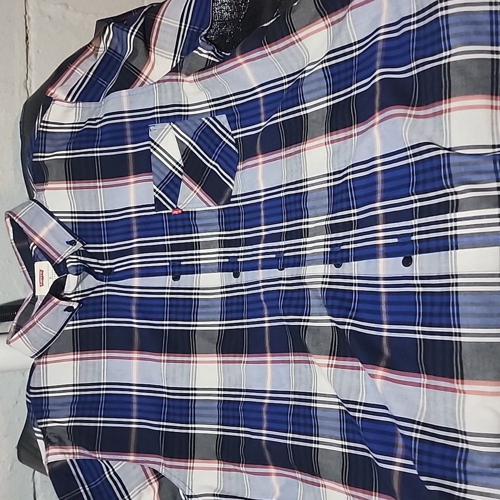Multi colored xl levi shirt